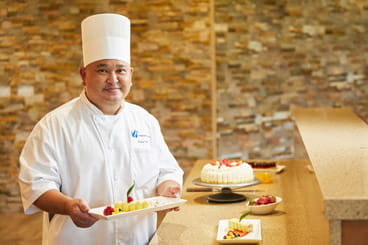A Vi pastry chef.