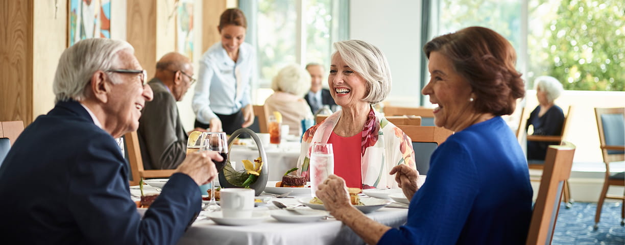 Diners enjoy dinner at Vi at Aventura.