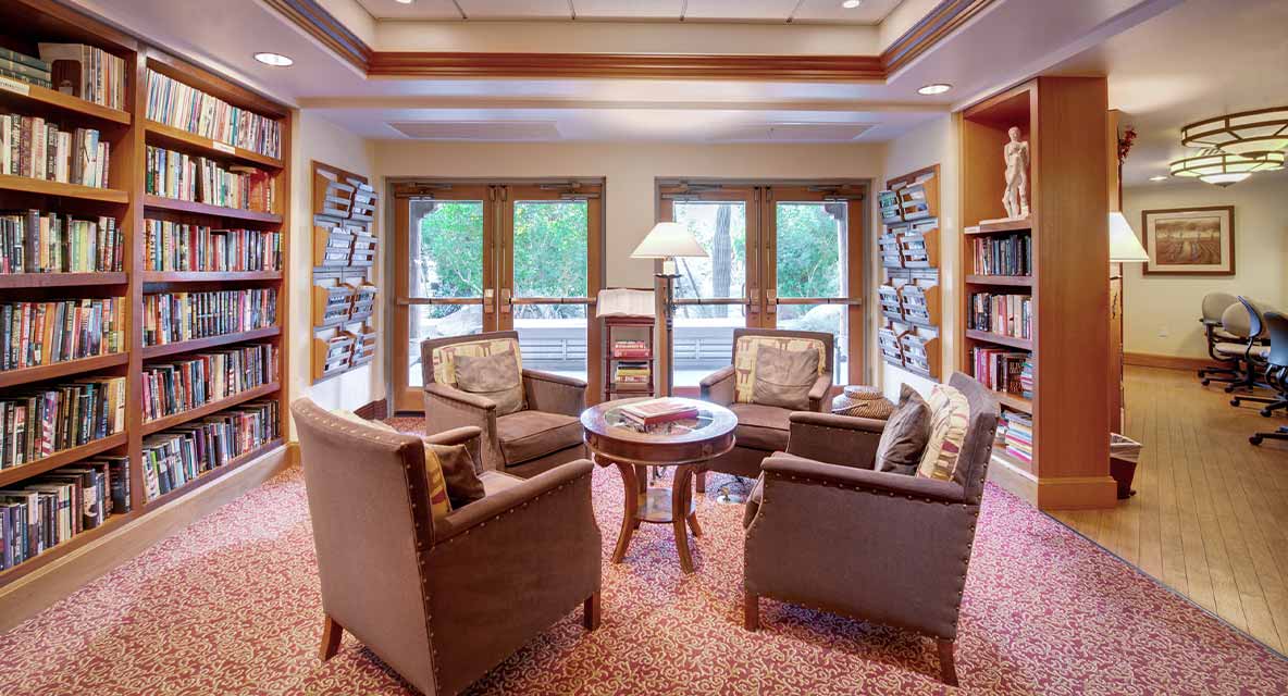 Vi at Grayhawk library. 