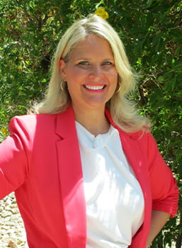 Autumn Davis headshot.