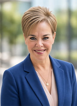 Amy Rosen headshot. 
