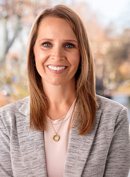 Melanie Bartola headshot.