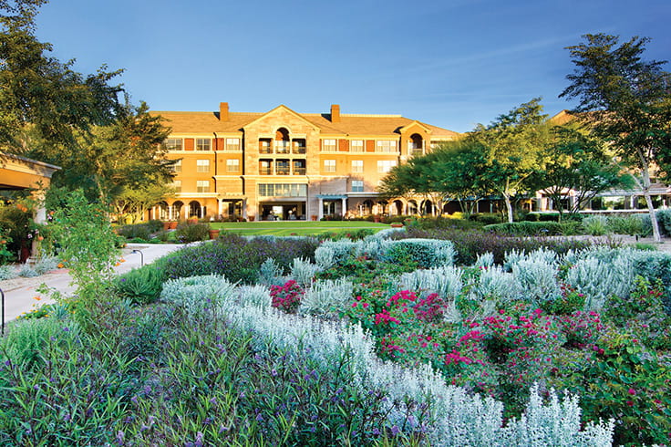 Vi Living at Aventura - Our salt-filtered swimming pool