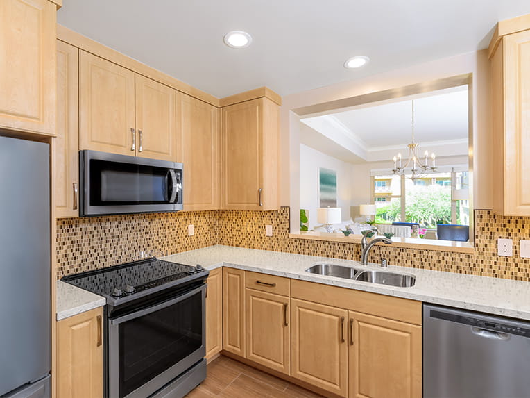 Sonoma - 1092 square feet - 1 Bed, 1.5 Bath + Den kitchen. 