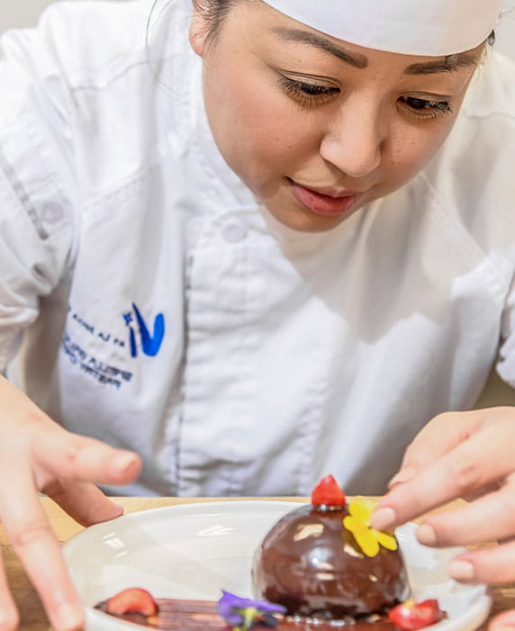 A pastry chef at Vi at La Jolla Village.