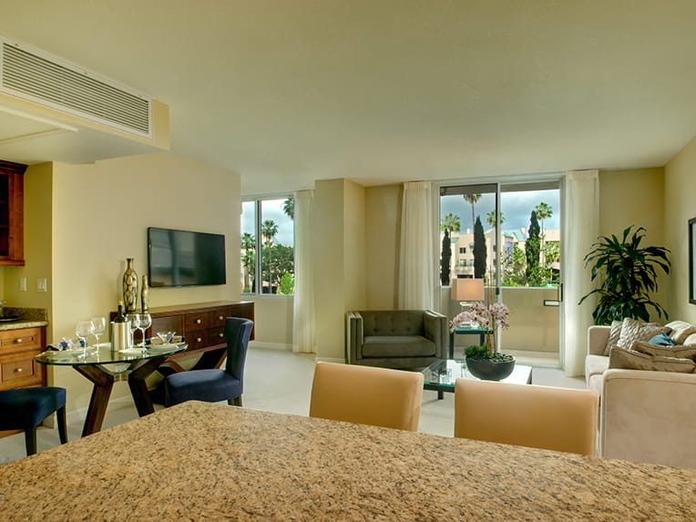 Bonita - 1112 square feet - 1 Bed, 2 Bath + Den