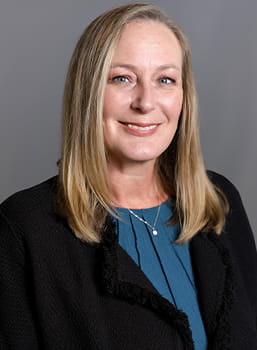 Stephanie Boudreau headshot. 