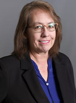Shelly Houston headshot. 