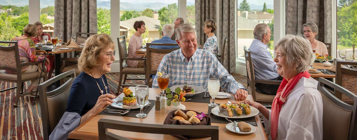 Seniors dining at Vi at Highlands Ranch.