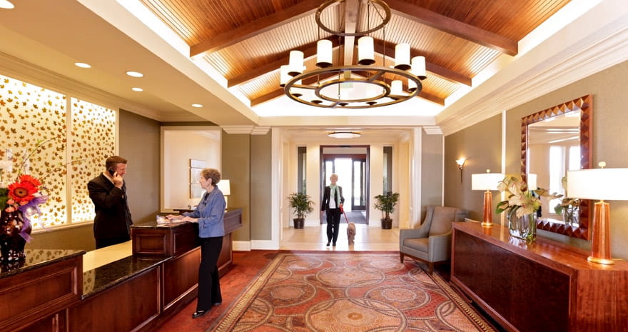 Find friendly faces and impeccable service in the Vi at Highlands Ranch lobby.