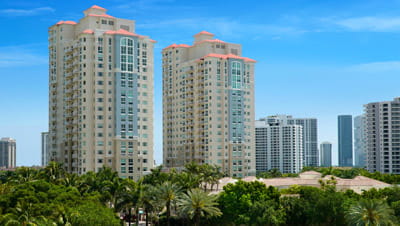 The luxury towers at Vi at Aventura