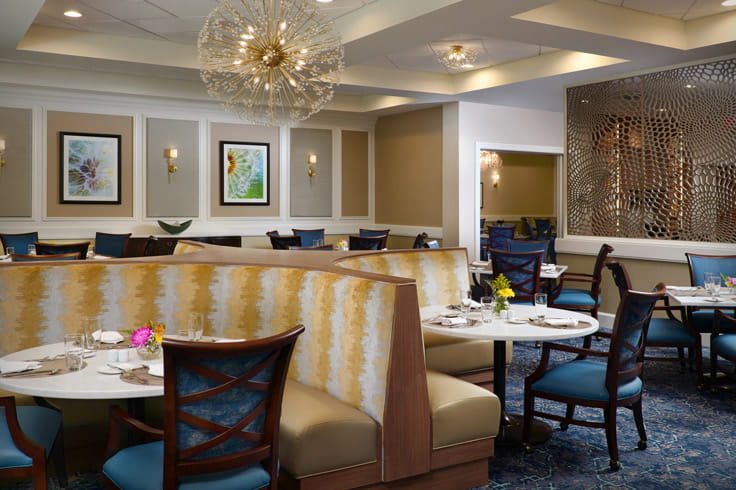 Vi at Lakeside Village's Wildflower dining room