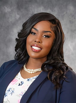 Karie Smart headshot.