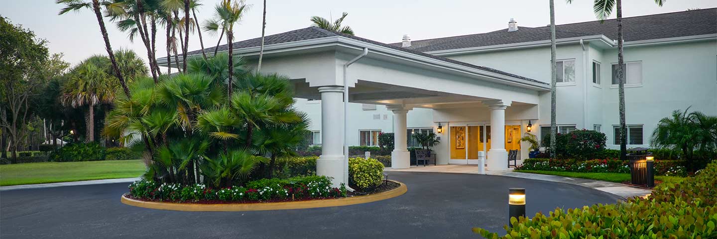 Vi at Lakeside Village care center exterior.
