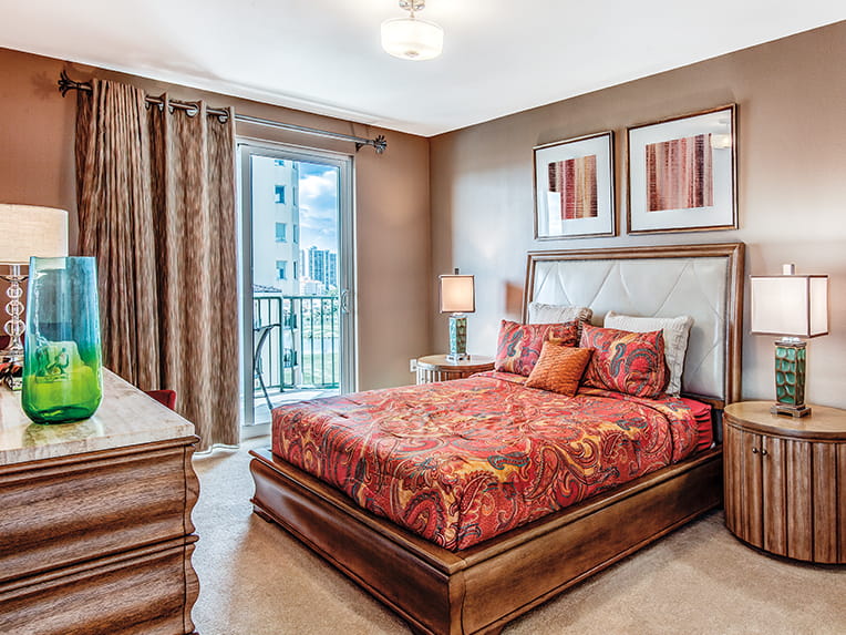 Renoir - 1062 square feet - 1 Bed, 1.5 Bath + Den