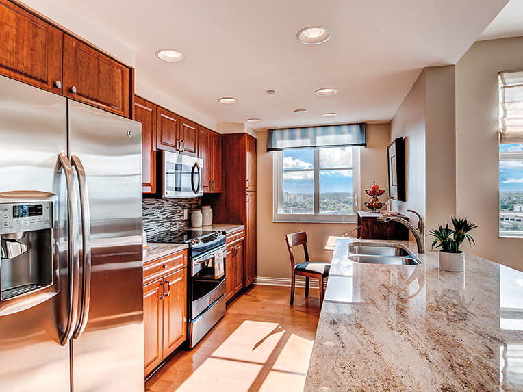 Renoir - 1062 square feet - 1 Bed, 1.5 Bath + Den