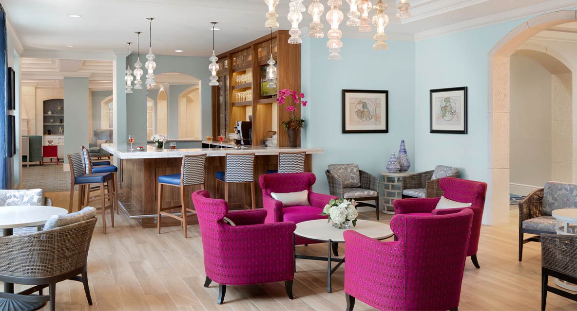 Bar area at Vi at Aventura.