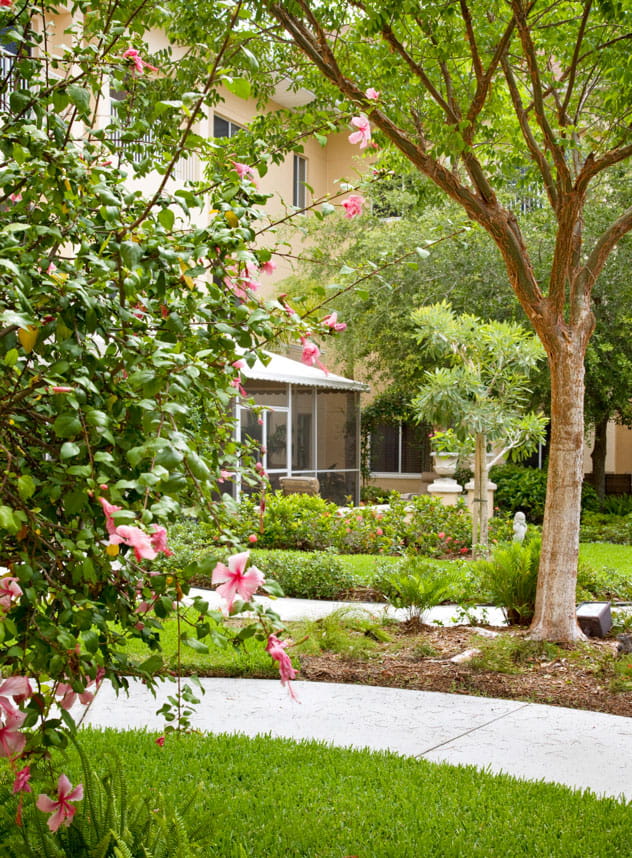 Assisted Living courtyard at Bentley Village