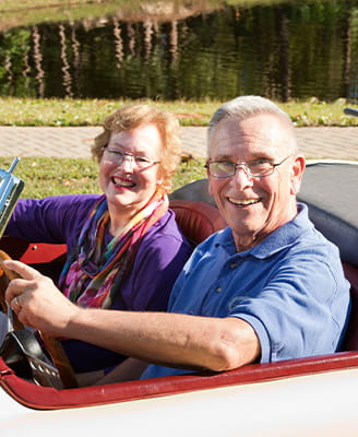 Liz and Lee Niner driving.